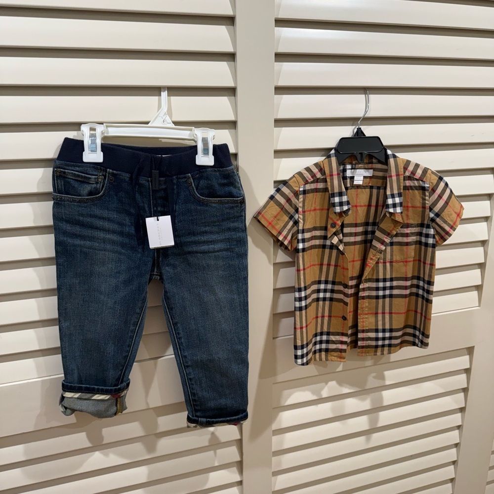 Burberry kids denim jeans and plaid Kids Shirt set